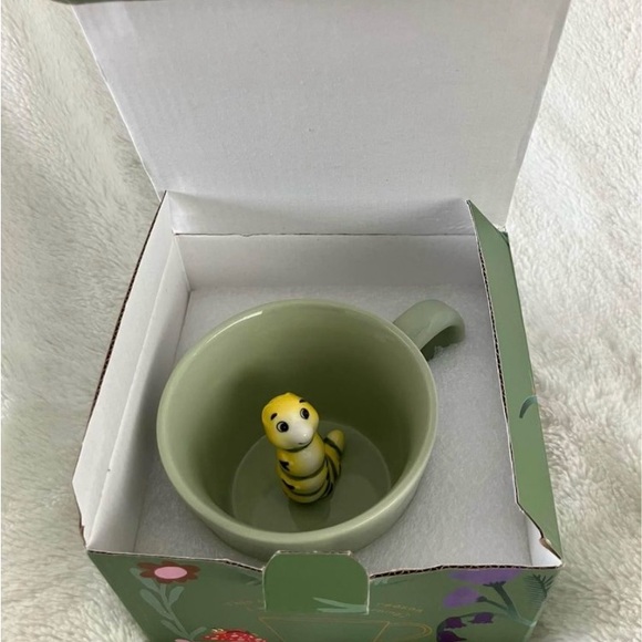 NEW in Box 3D Caterpillar mug coffee cup green monarch butterfly - Picture 5 of 7